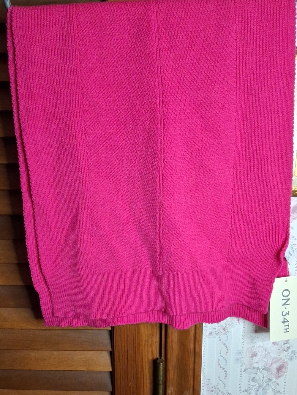ON 34 Pink Scarf NWT
